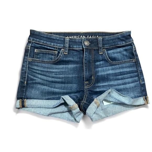 American Eagle NWOT Stretch Dark Denim Cuffed Jean Shorts Size 6 - Picture 1 of 3